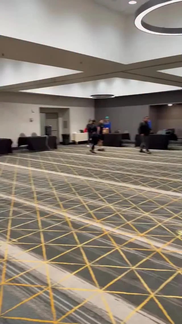 Phoenix ☀️🔥We are set up and ready for you. Come on through 🚙💨 Be sure to check out our Suit Bros Wool Collection and combine it with one of our assortment of ties.Doors open at 9AM.We have suits for everyday use in sizes 32S to 72LHours of operation:Friday 9:00 AM to 6:00 PM
Saturday 9:00 AM to 6:00 PM
Sunday 9:00 AM to 12:00 PMIf you RSVPD to our event you are more than welcome to come back throughout the weekend, no need to RSVP again.You’re not gonna want to miss this 😁Follow us on IG to get updates on all our upcoming shows.#suitbrosco
#menssuits #menswear#suitbroscountdown #suitandtie suitstyle
mensfashion