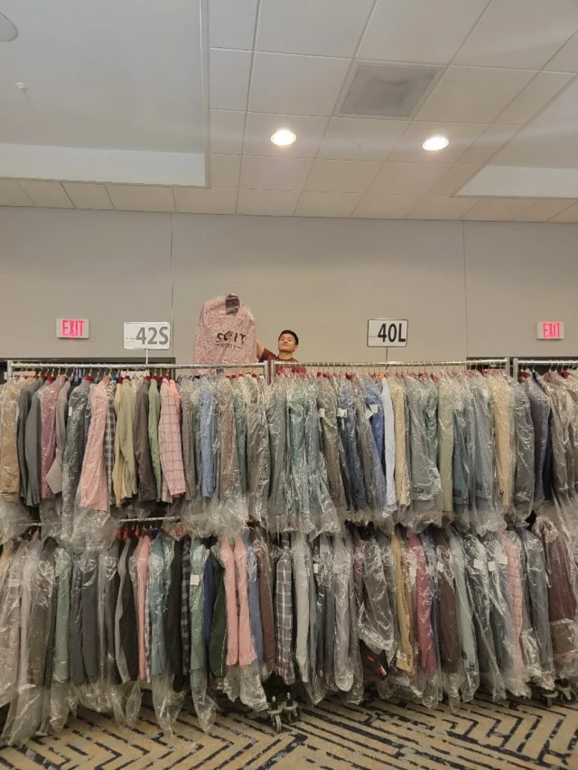 We take customer service to new heights. Literally. 😅If your size is hiding somewhere in the racks, we’ll find it.📍Last day in Minneapolis!
We’re here until 12:00 PM—don’t miss your chance to find the perfect suit before we’re gone!