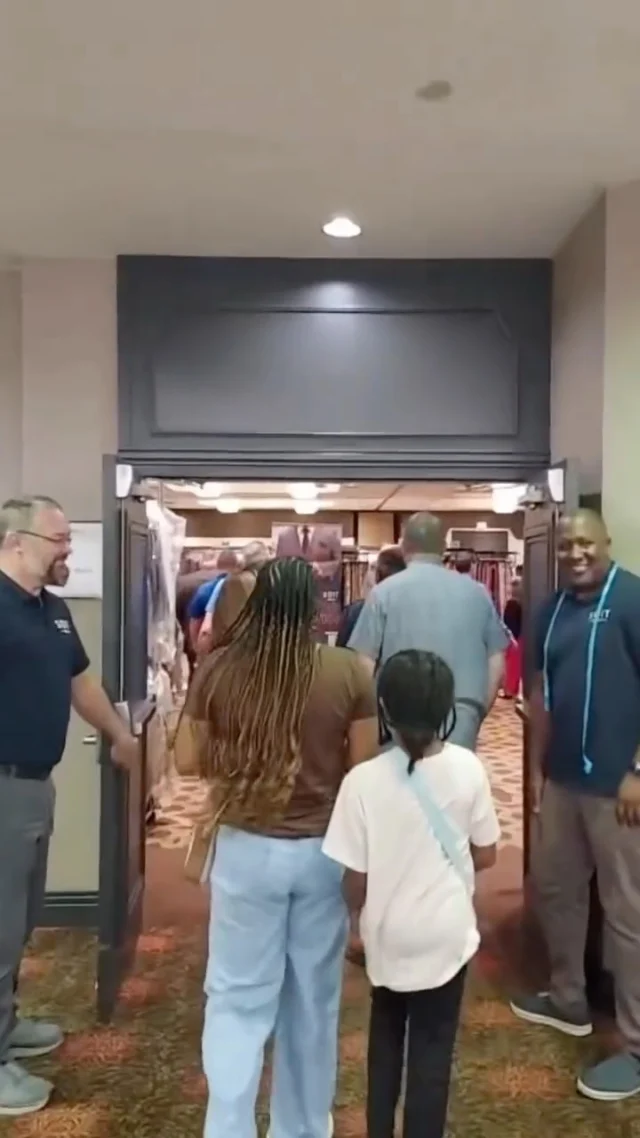 Day 2 in Detroit and we couldn’t be happier to be back!Thank you to everyone who came out yesterday. We’ve restocked, refreshed the racks, and are ready for another great day of helping Detroit look its best.If you’ve been waiting for your chance to shop, now’s the time. The best selection is back on the floor and our team is ready to help you find the perfect fit.