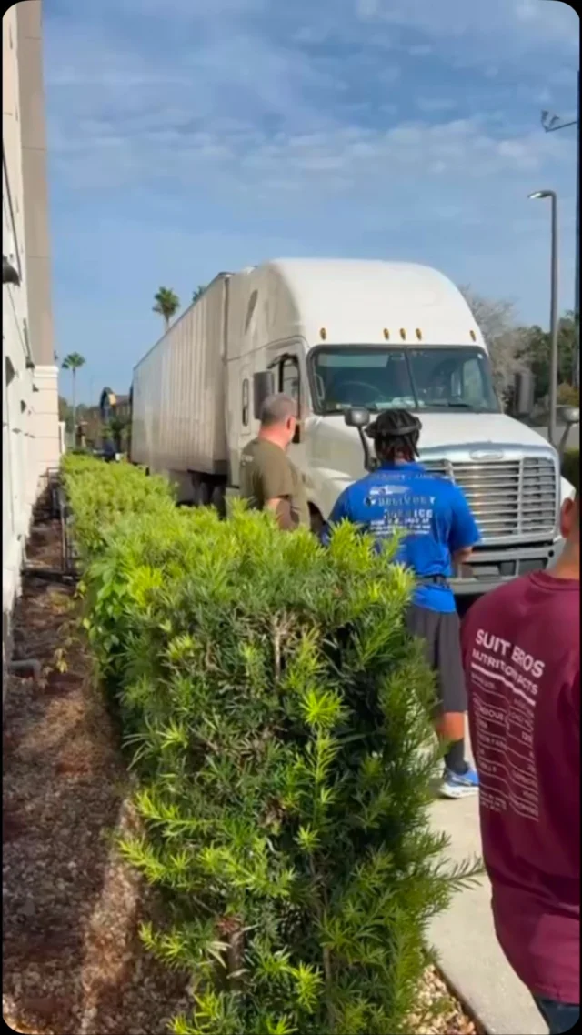 Ever wonder what it takes to turn an empty space into a Suit Bros show? 👀It’s A LOT more than just putting suits on racks! 😂 From loading the truck and unloading pallets to setting up hundreds of suits, organizing every size, dressing Manny, and getting everything ready before the doors open there’s a whole team behind every show. 💪🏽Hours of work, lots of heavy lifting, and plenty of brotherly love go into making sure you have the best experience when you walk through those doors. ❤️Come visit us this weekend in New Orleans and experience Suit Bros for yourself. Find your perfect suit, get sized and styled by our team, and enjoy a little brotherly love while you’re here. 🤝🏽❤️